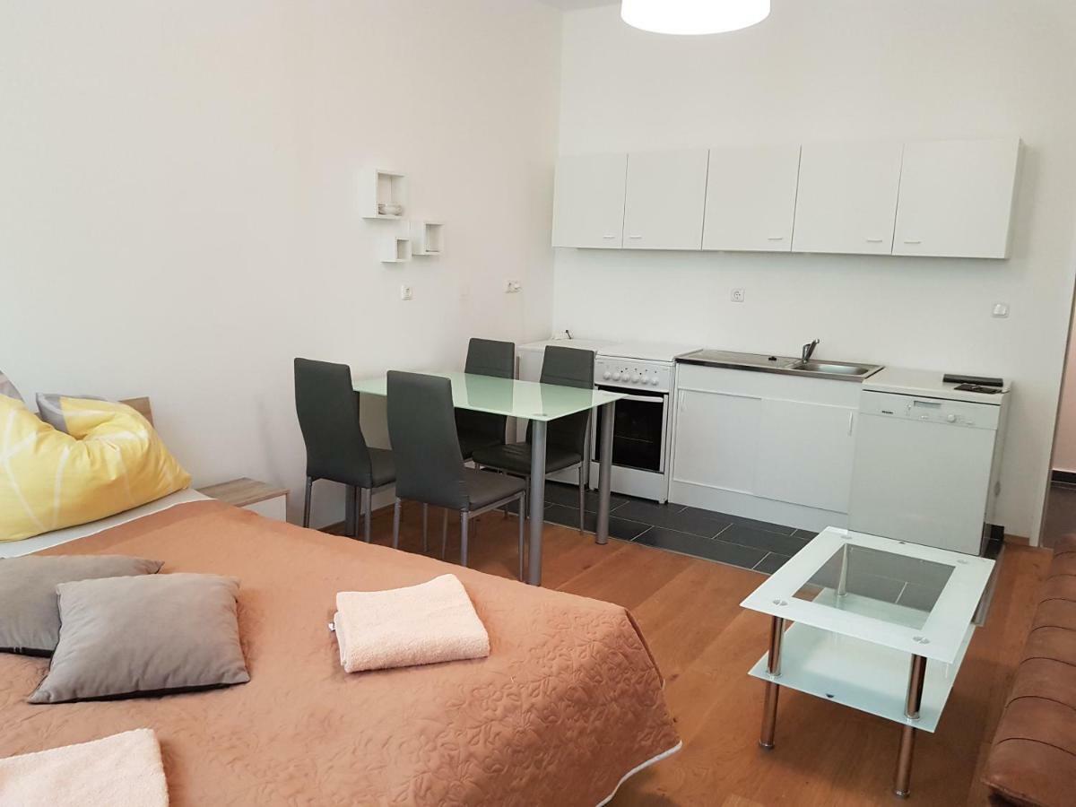 Green Apartment